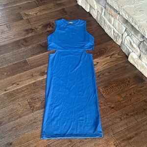 Women’s maxi dress with cut-out detail